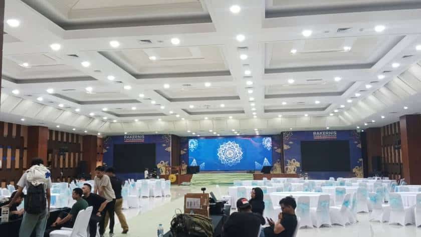 Sewa Kursi Sukawangi