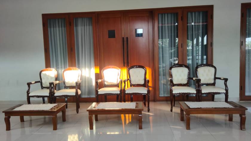 Sewa Kursi VIP Kayu Johar Baru Jakarta Pusat
