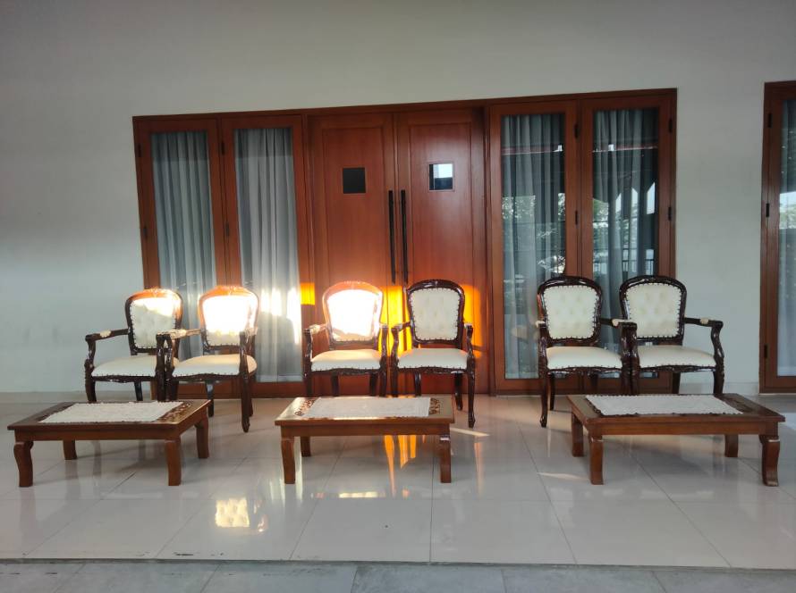Sewa Kursi VIP Kayu Johar Baru Jakarta Pusat