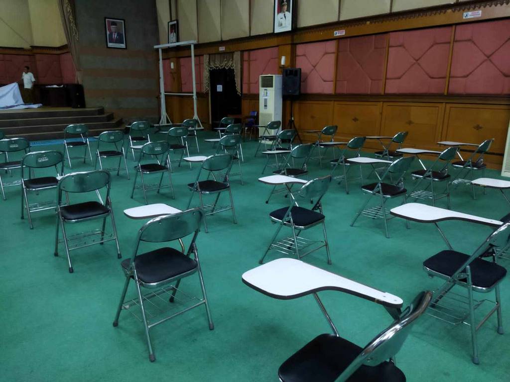 sewa kursi kuliah