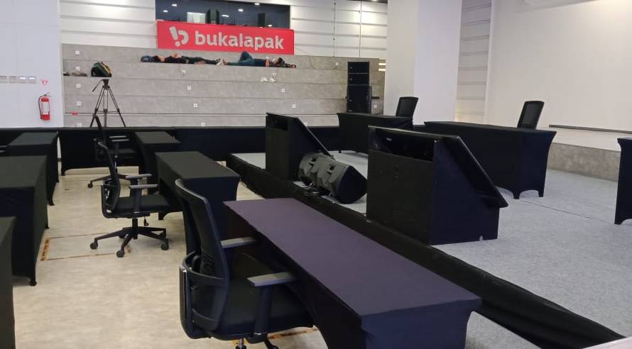 sewa meja ibm jakarta timur