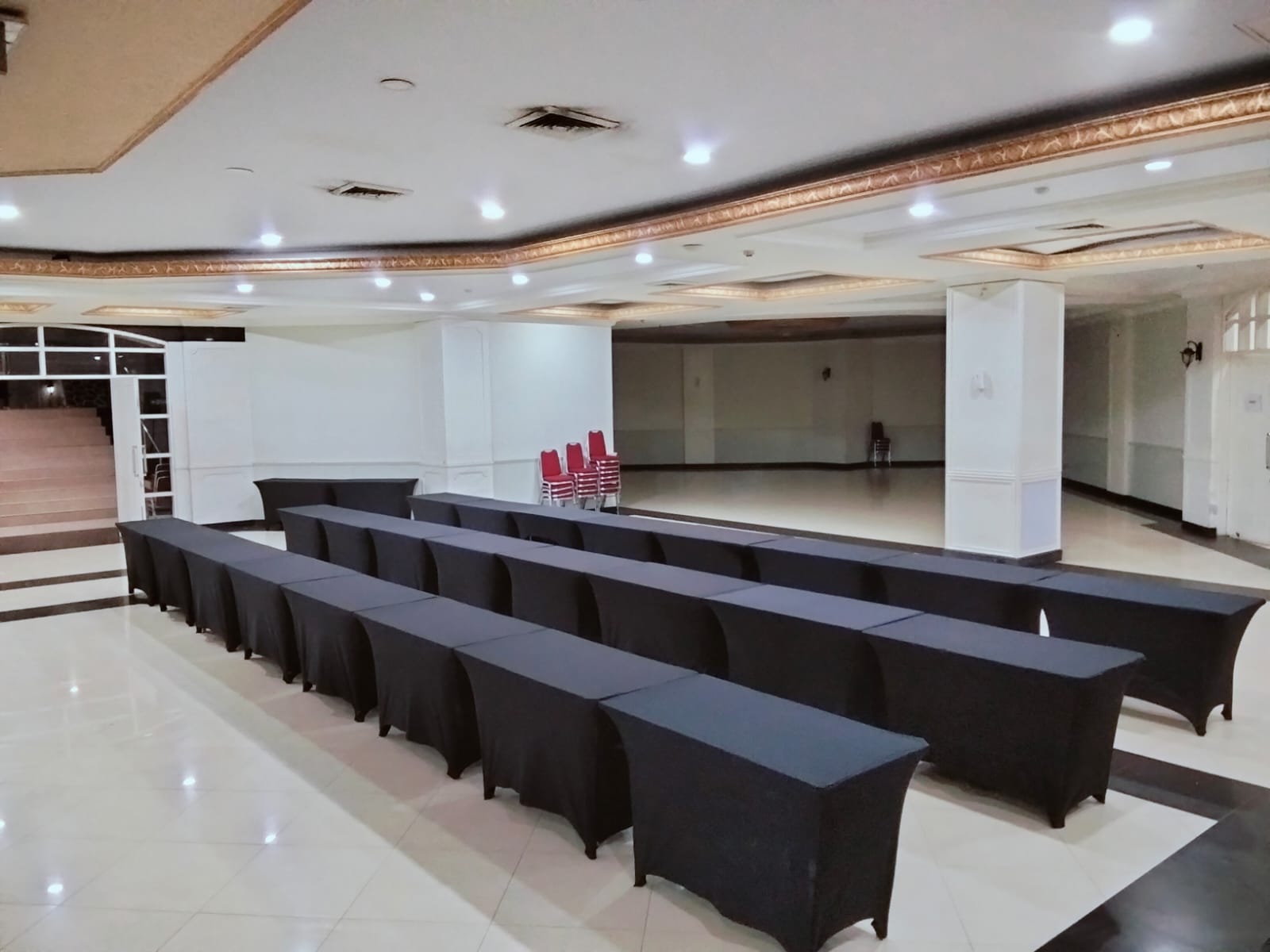 sewa meja ibm jakarta