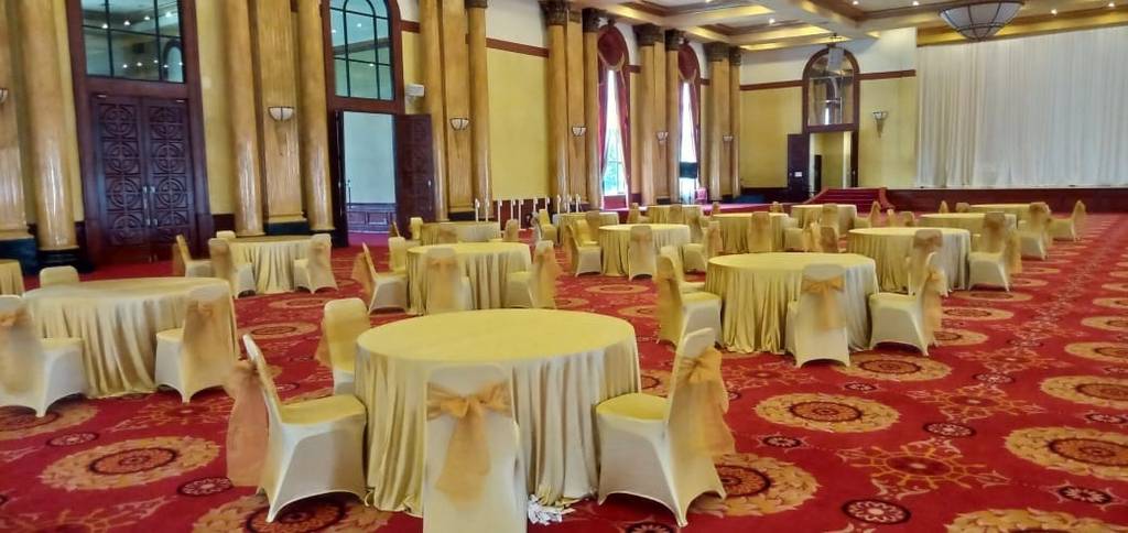 Sewa Meja Kotak Jakarta Barat