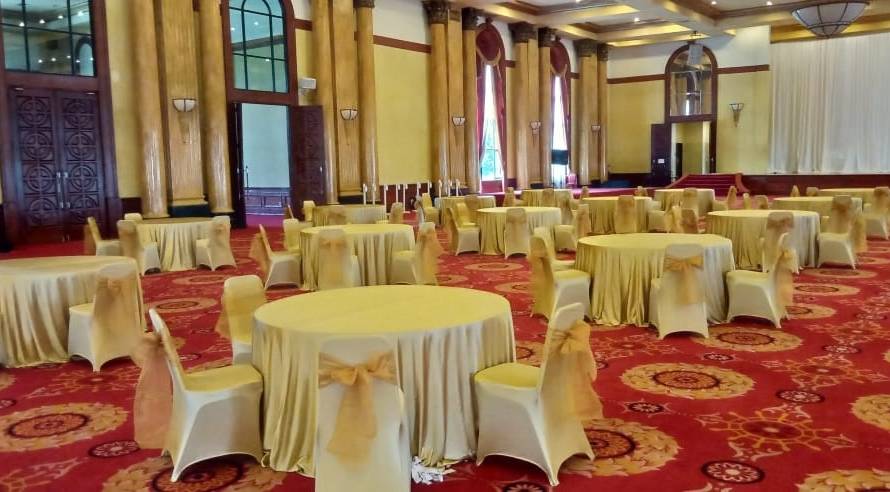 Sewa Meja Kotak Jakarta Barat