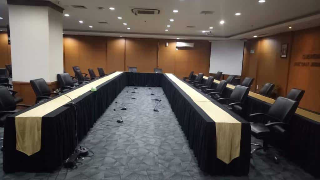 Sewa Meja Kotak Jakarta Utara