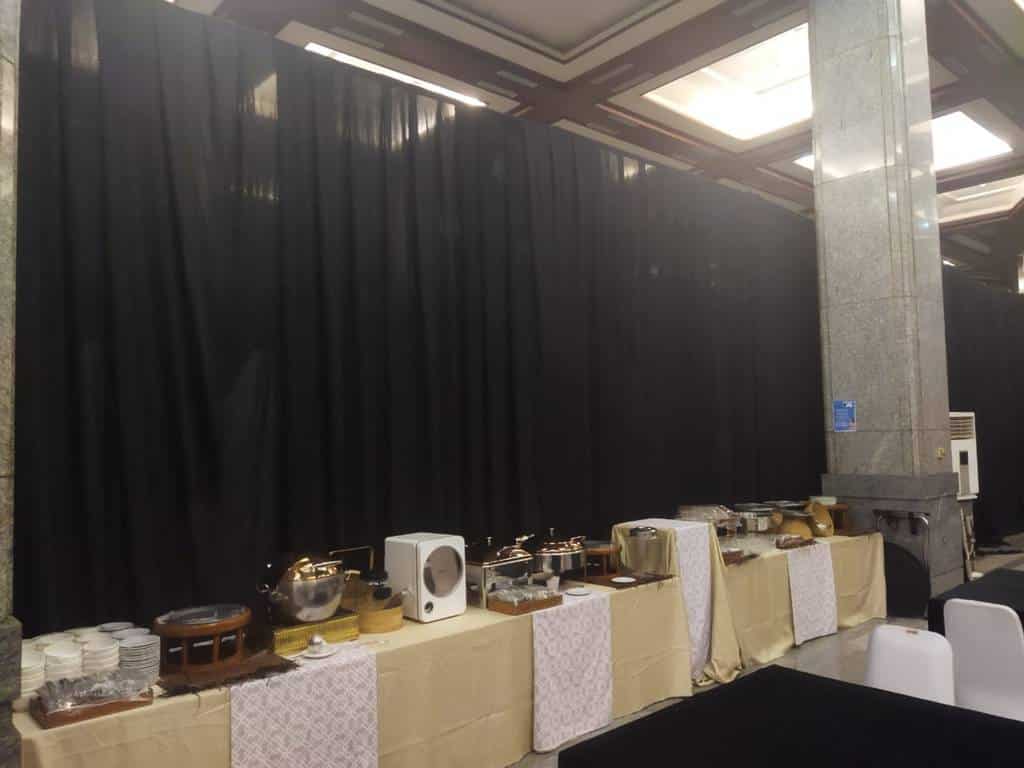 Sewa Meja Kotak Jakarta Timur