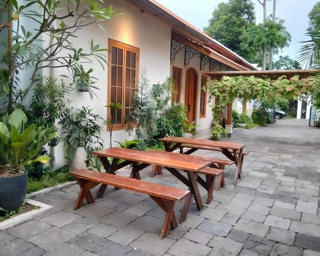 Sewa Kursi Meja Taman Jakarta Utara