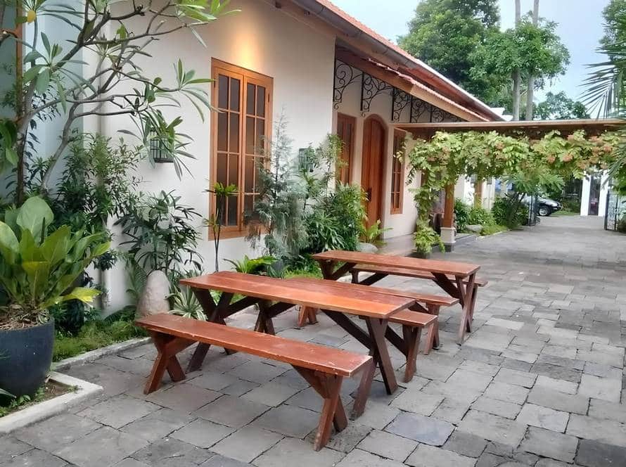 Sewa Kursi Meja Taman Jakarta Utara